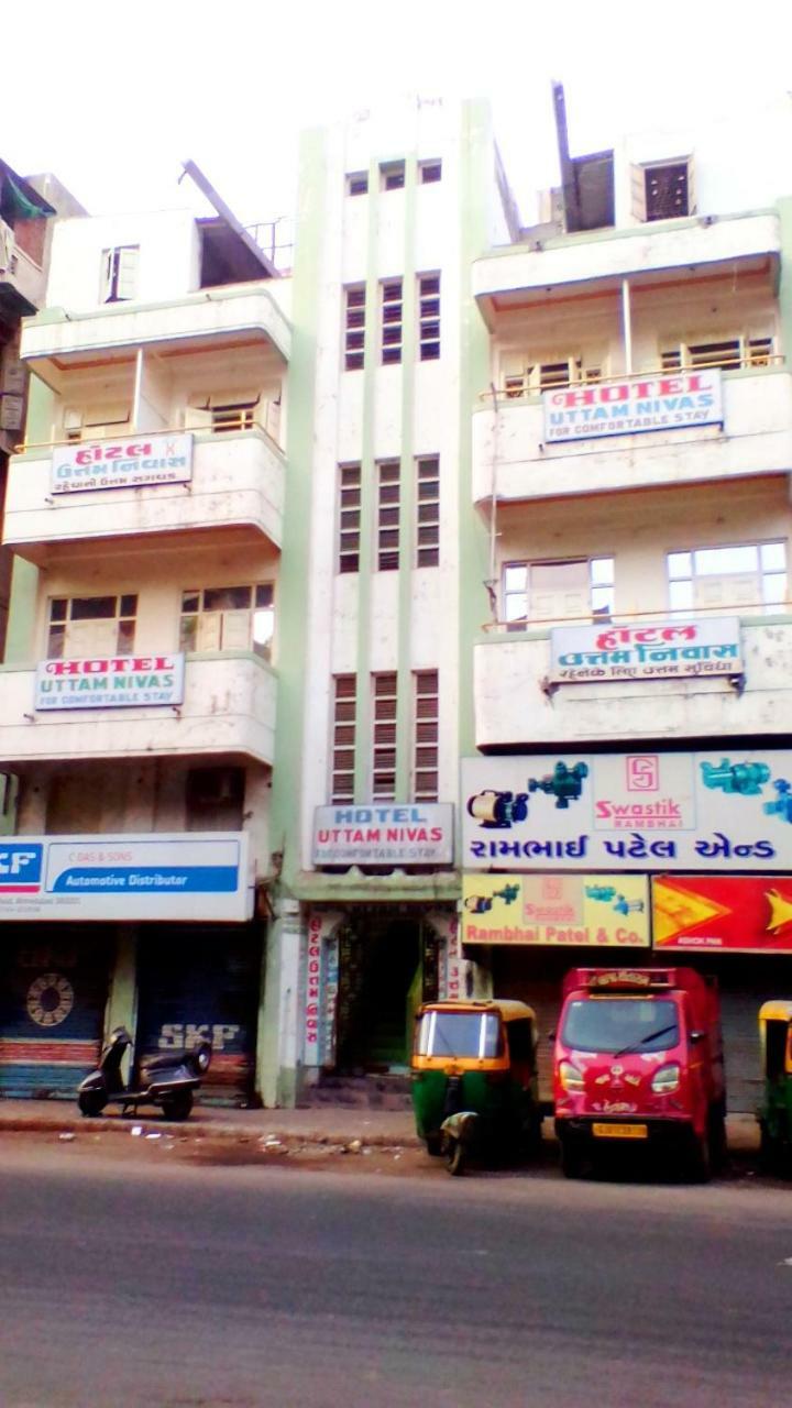 Hotel Uttam Nivas Ahmedabad Eksteriør bilde