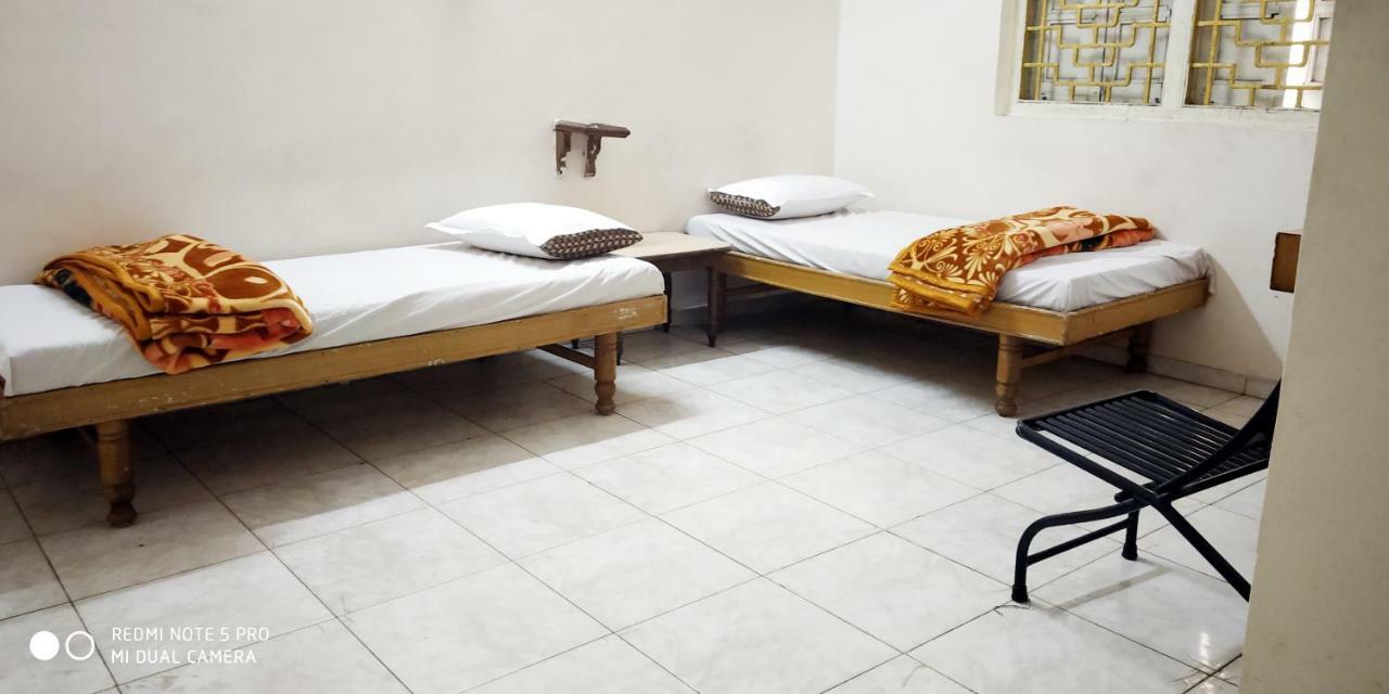 Hotel Uttam Nivas Ahmedabad Eksteriør bilde