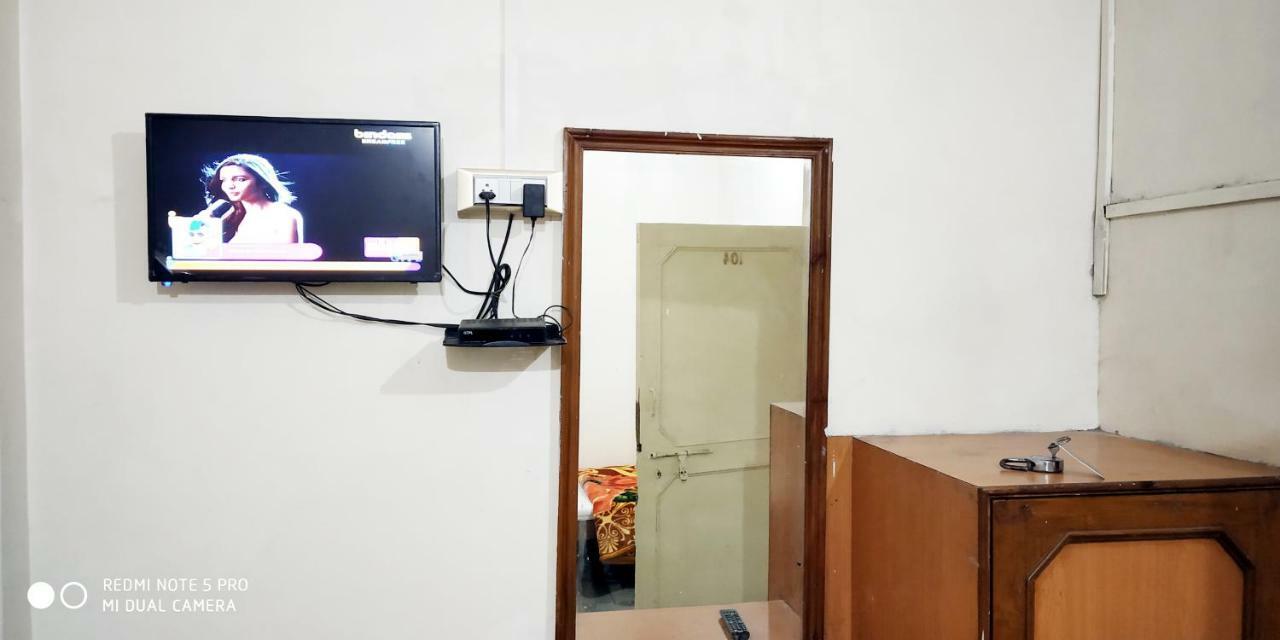 Hotel Uttam Nivas Ahmedabad Eksteriør bilde